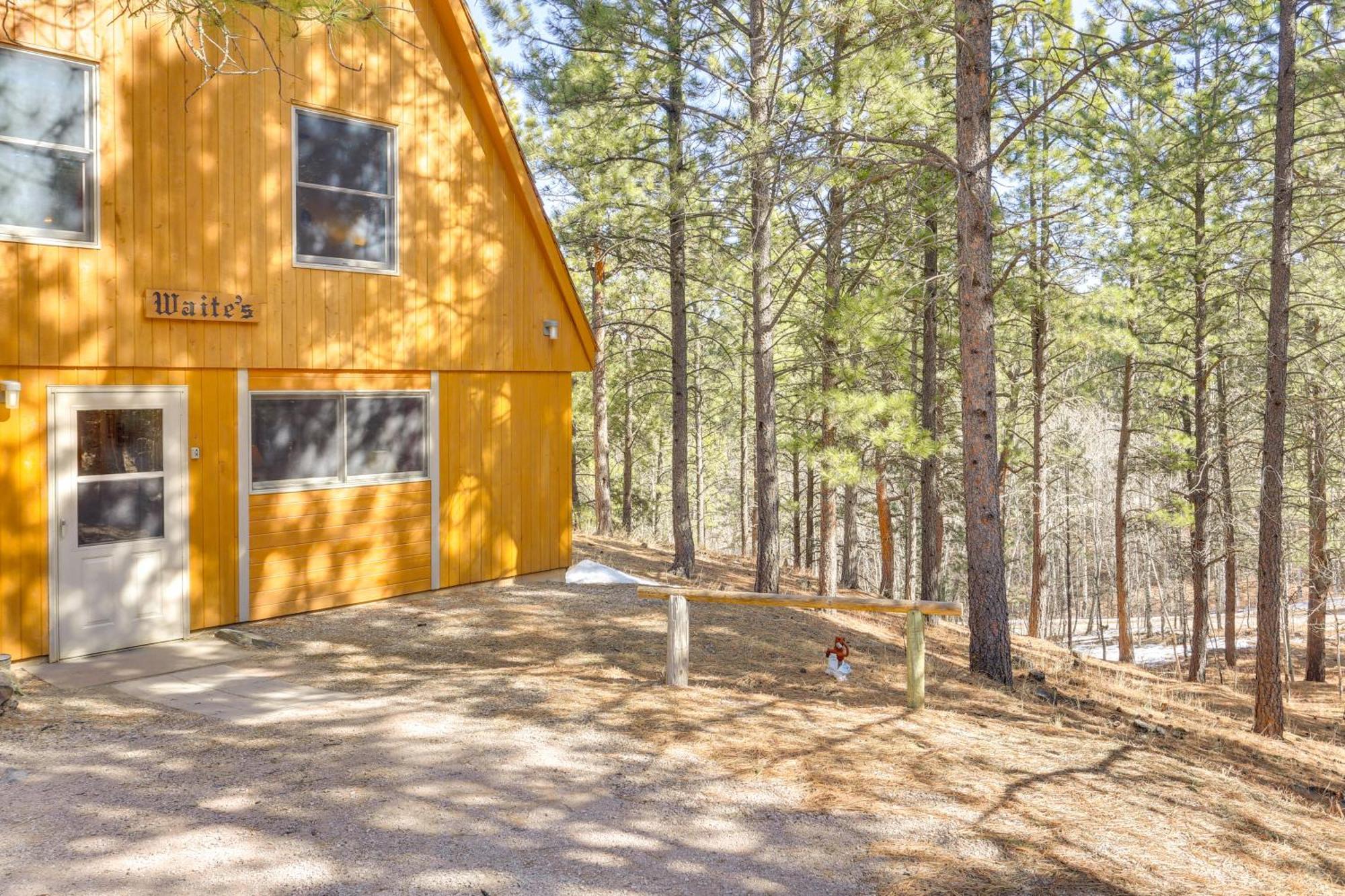 Cozy Black Hills Nature Retreat With Private Deck! ラピッドシティ エクステリア 写真