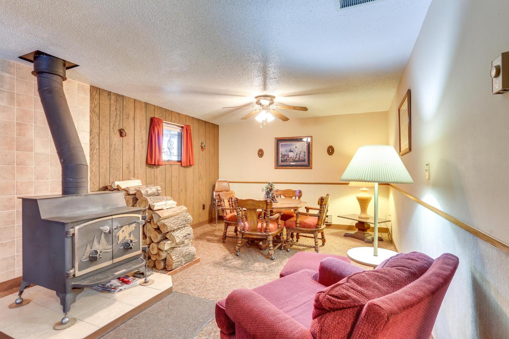 Cozy Black Hills Nature Retreat With Private Deck! ラピッドシティ エクステリア 写真