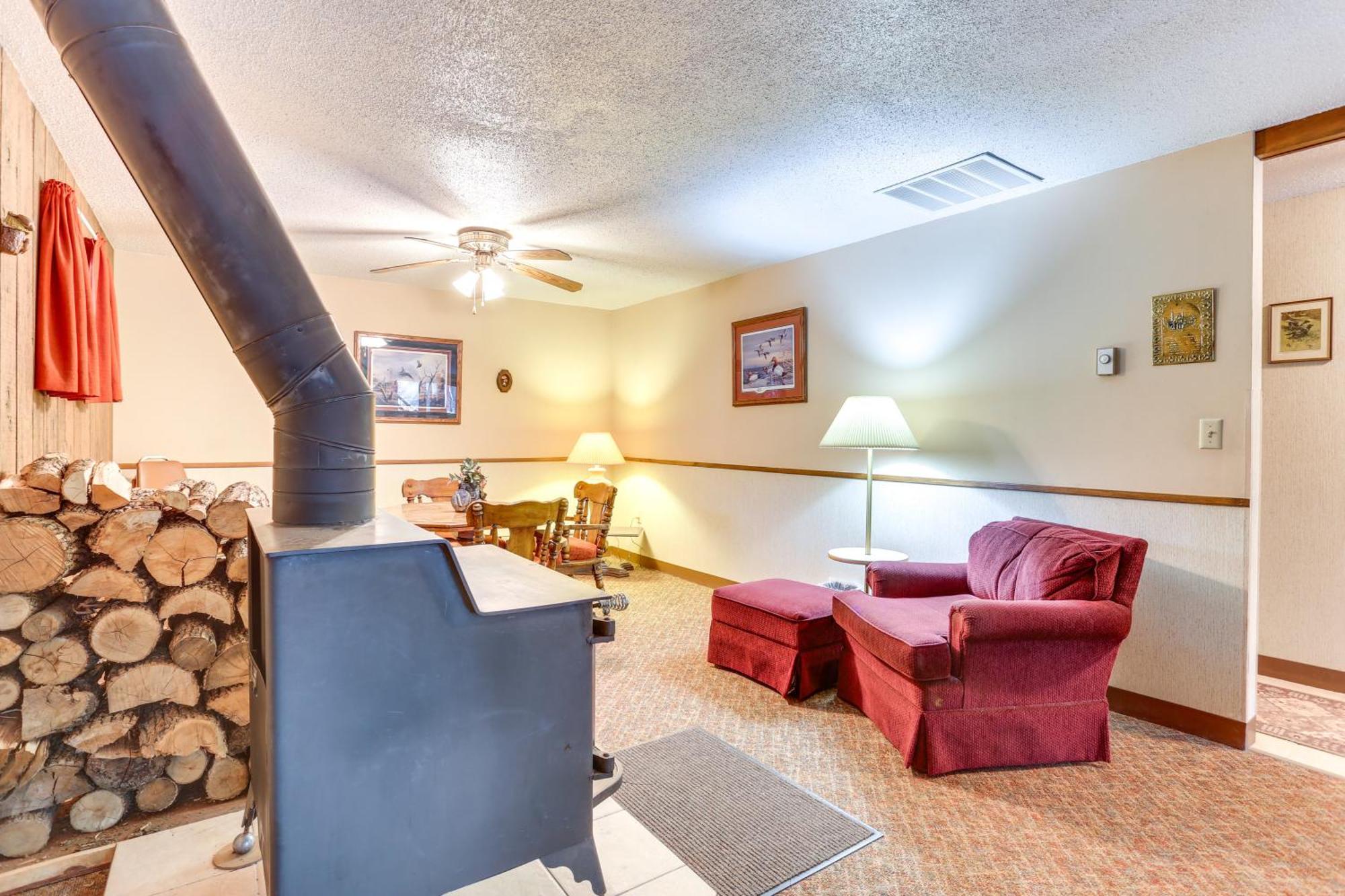 Cozy Black Hills Nature Retreat With Private Deck! ラピッドシティ エクステリア 写真