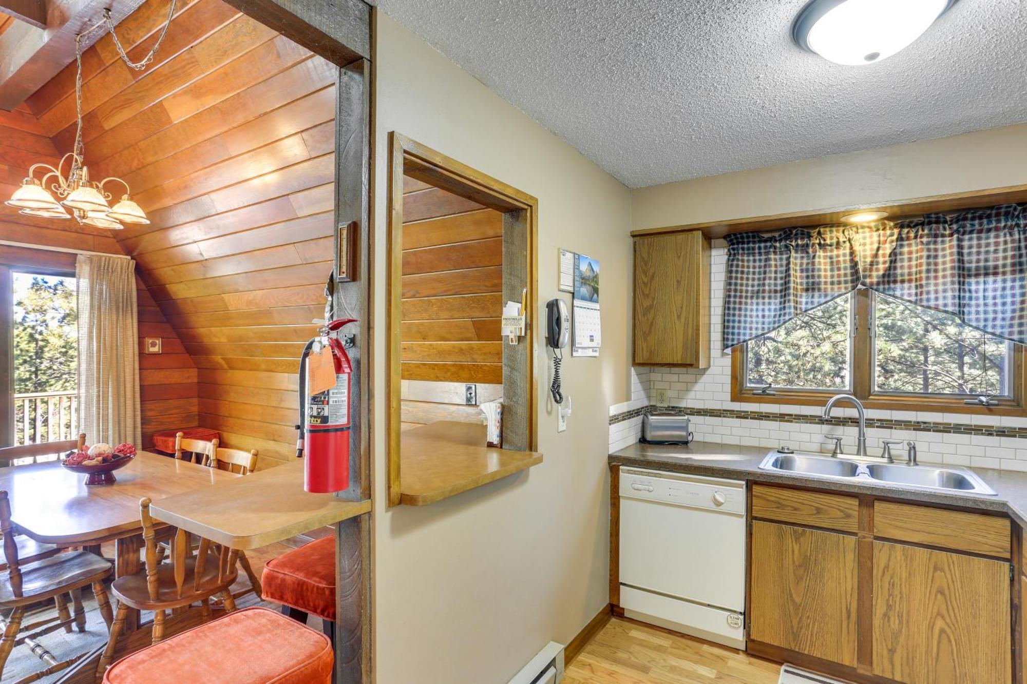 Cozy Black Hills Nature Retreat With Private Deck! ラピッドシティ エクステリア 写真