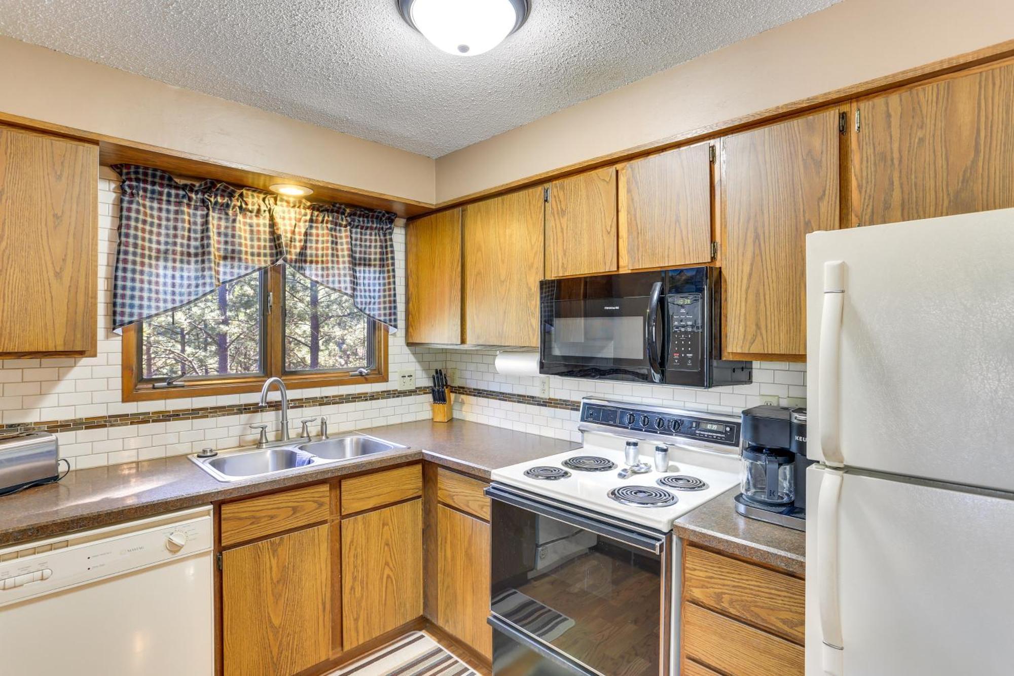 Cozy Black Hills Nature Retreat With Private Deck! ラピッドシティ エクステリア 写真
